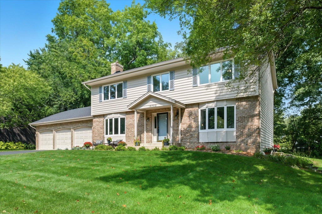 18752 Kristie Lane, Eden Prairie