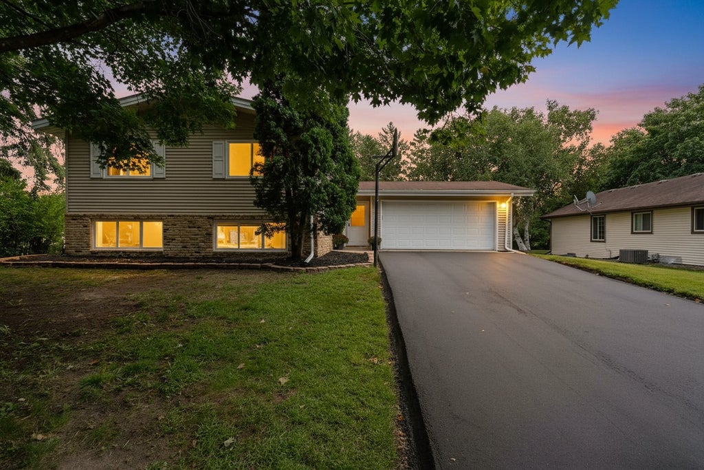 6226 Perry Avenue N, Brooklyn Center