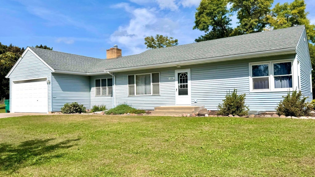 124 N Park Lane, Le Sueur