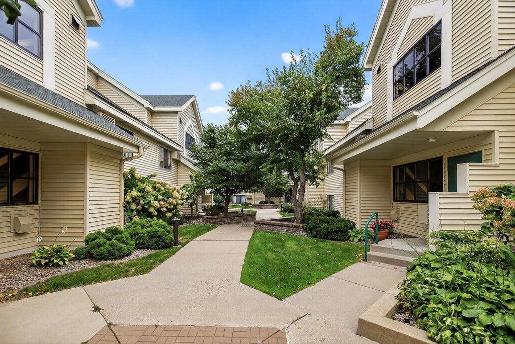 7622 York Avenue S 1209, Edina