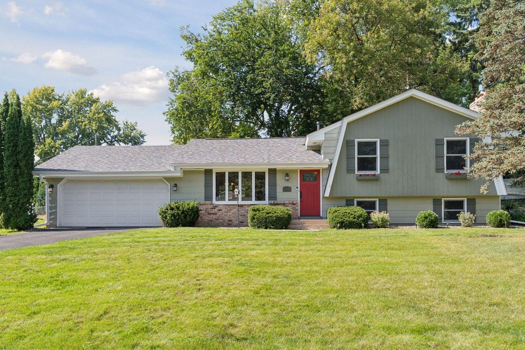 9917 Brookside Circle, Bloomington