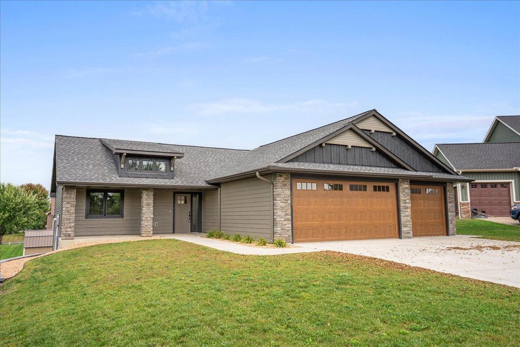 1633 Rolling Hills Lane, River Falls
