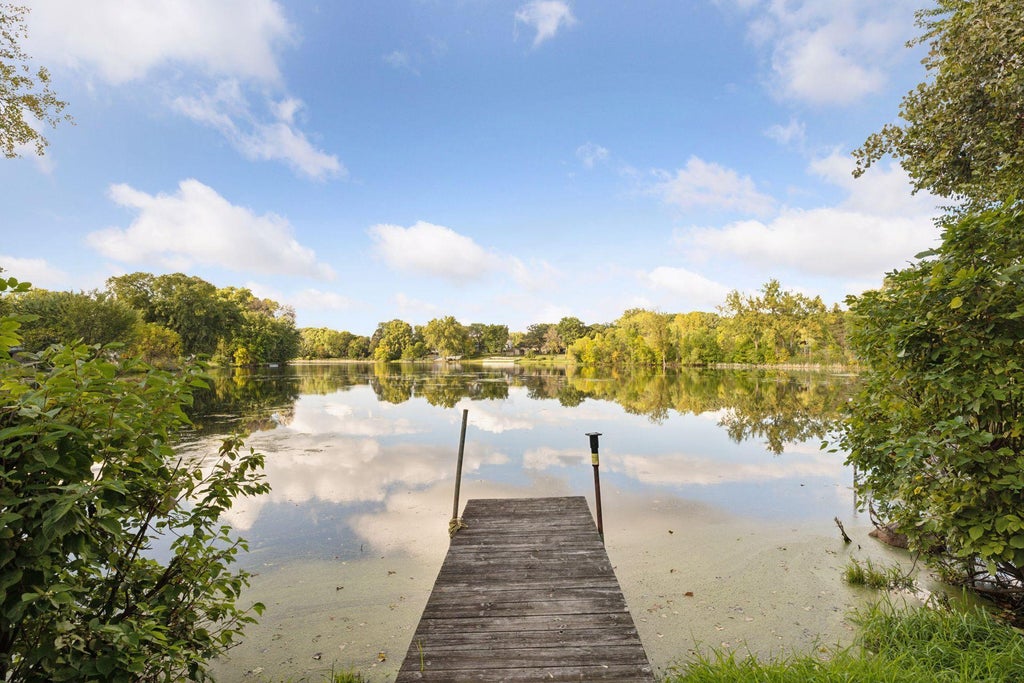 8420 Meadow Lake Road E, New Hope