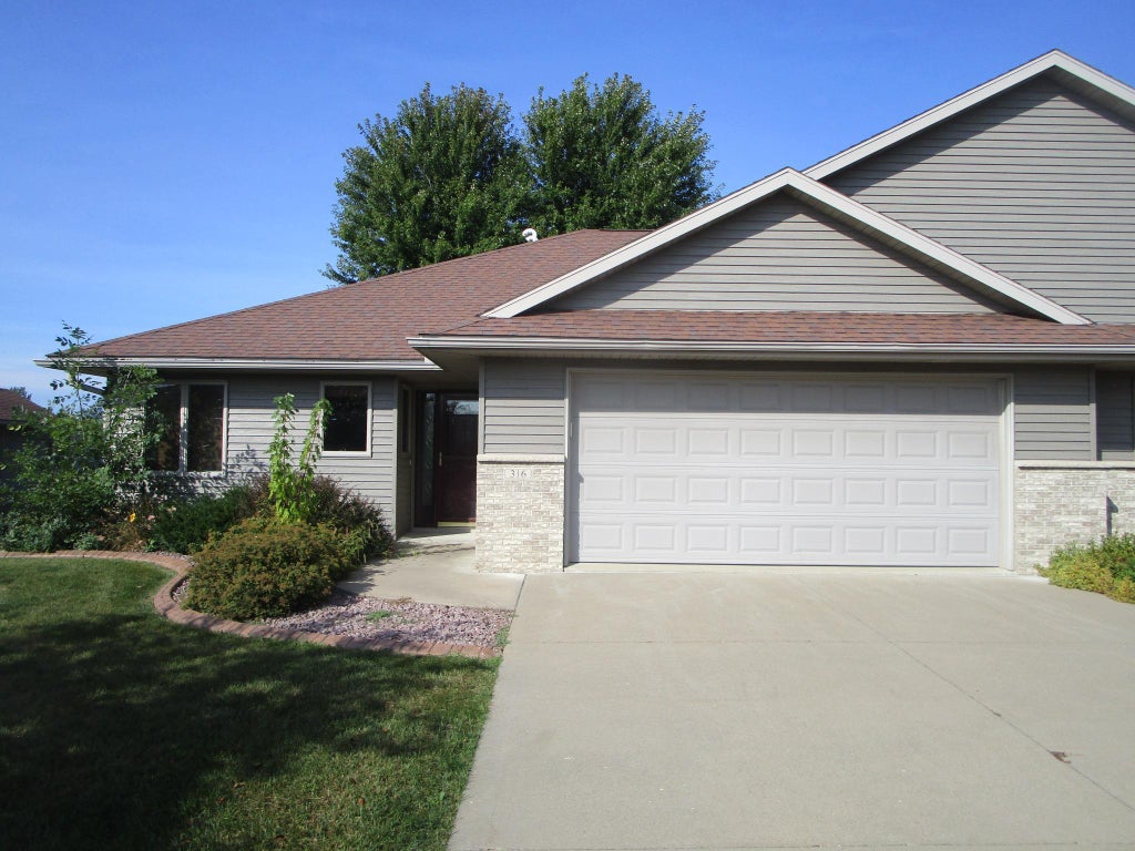 316 Dawn Avenue, St Charles