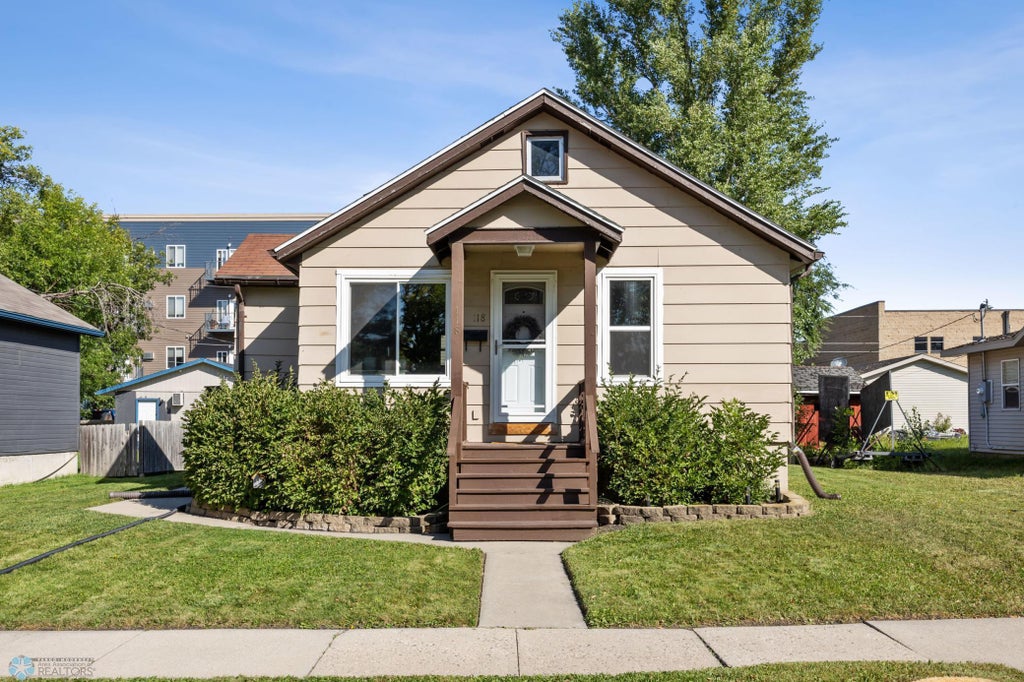 118 2nd Avenue W, West Fargo