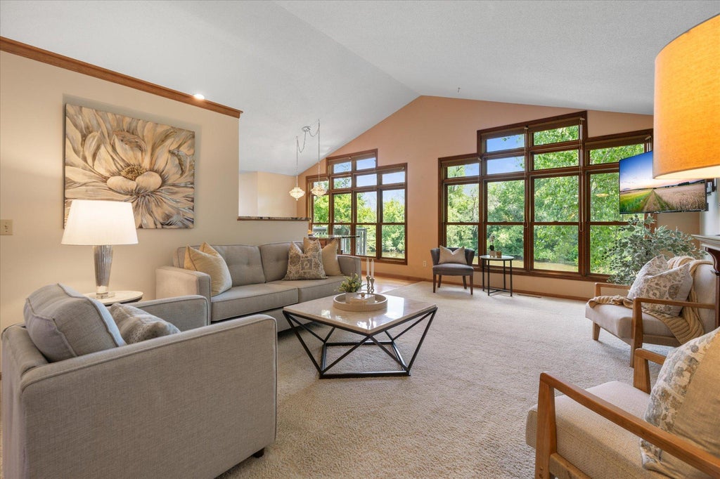 6961 Meadow Court, Centerville