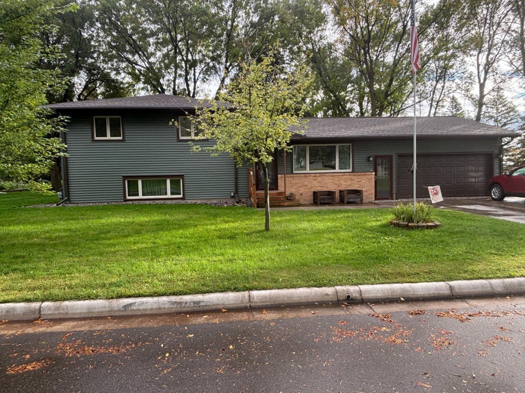 502 Pleasant Avenue, Prinsburg