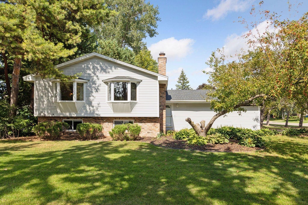 10410 32nd Avenue N, Plymouth