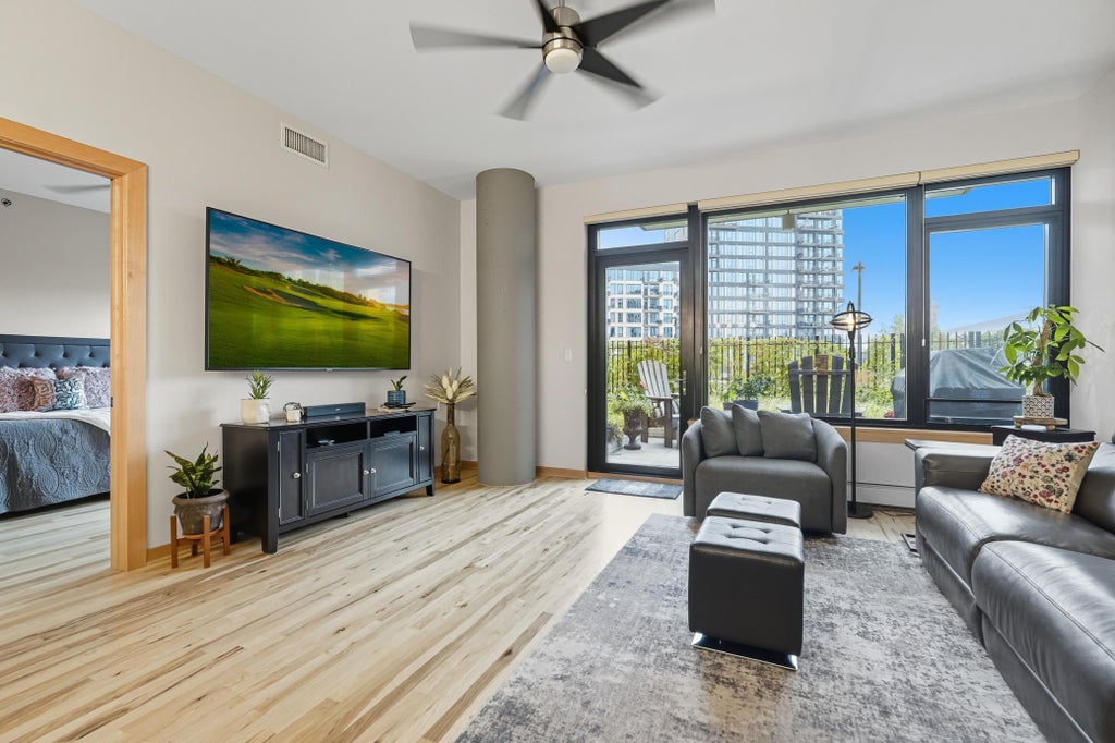 1120 S 2nd Street 211, Minneapolis