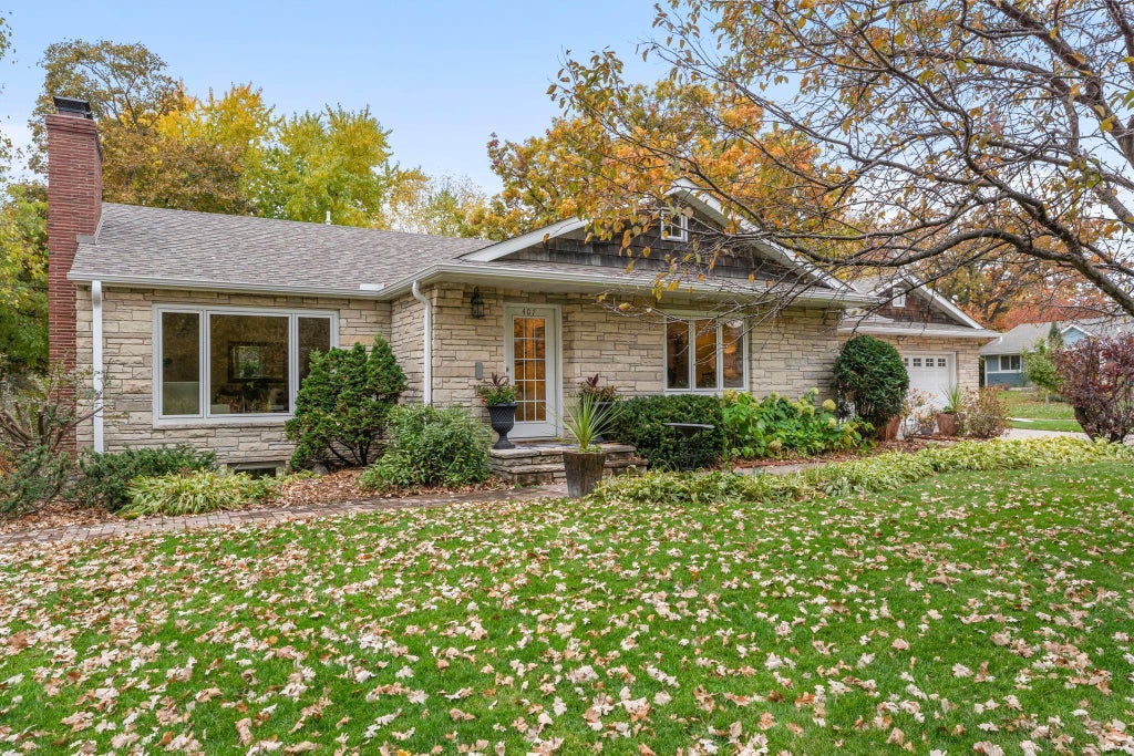 407 Turners Crossroad N, Golden Valley