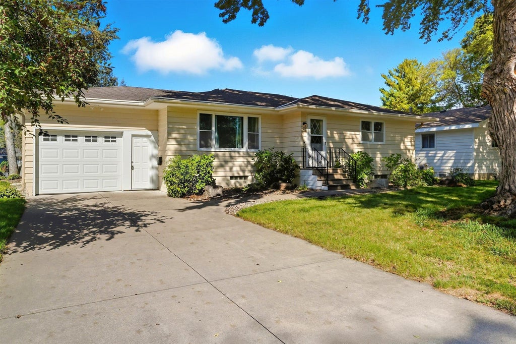 105 5th Street Se, New Prague