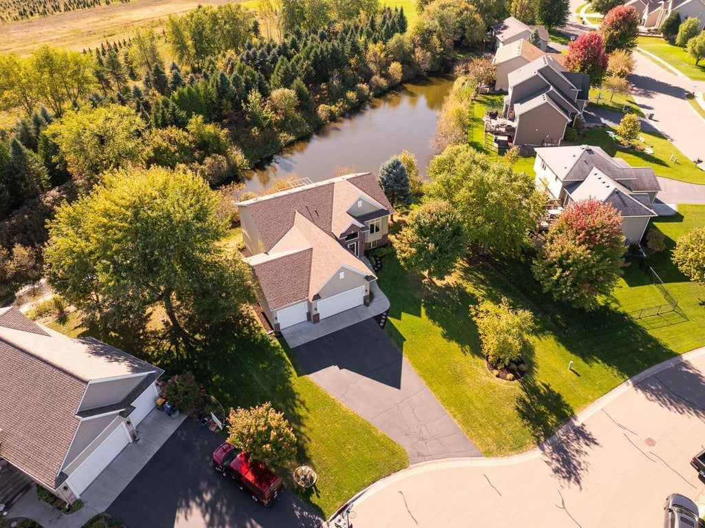 6805 Grouse Hollow, Centerville