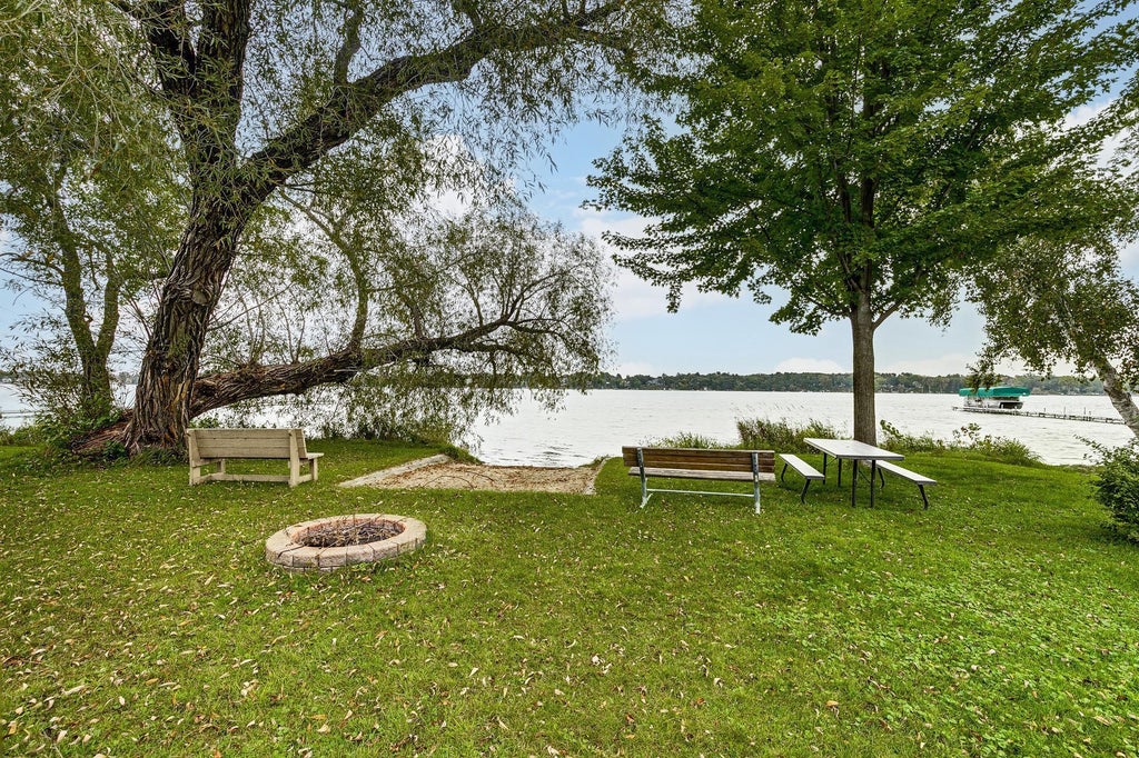 5282 W Lake Beach Court, Shoreview