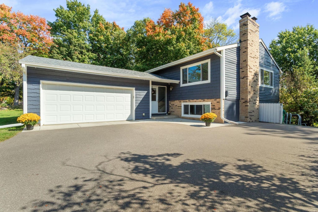 18500 32nd Avenue N, Plymouth