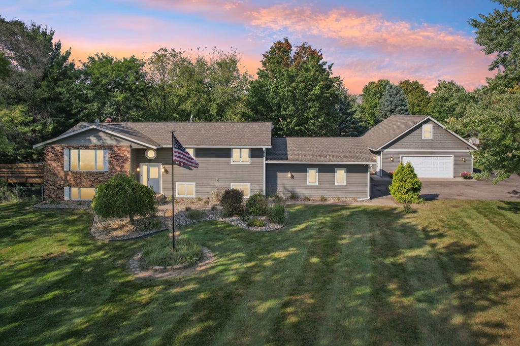 935 Ridge Pass, Hudson