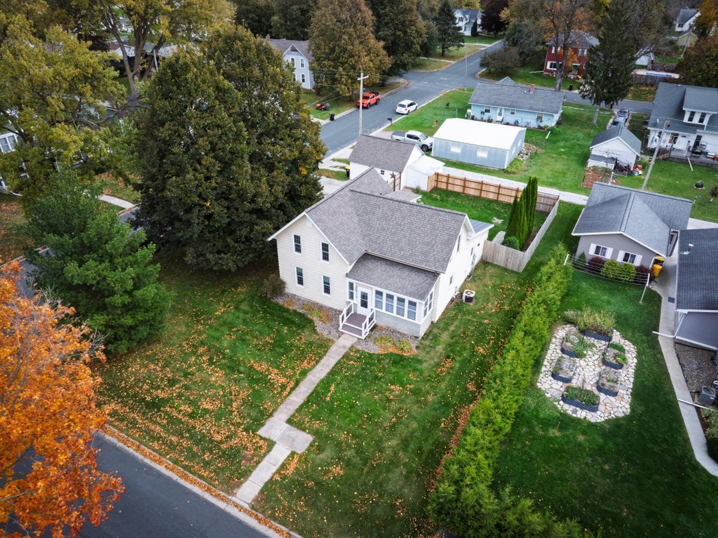 110 2nd Avenue Se, Harmony