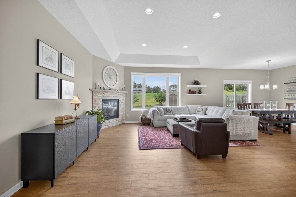 875 Golfview Avenue, Zumbrota