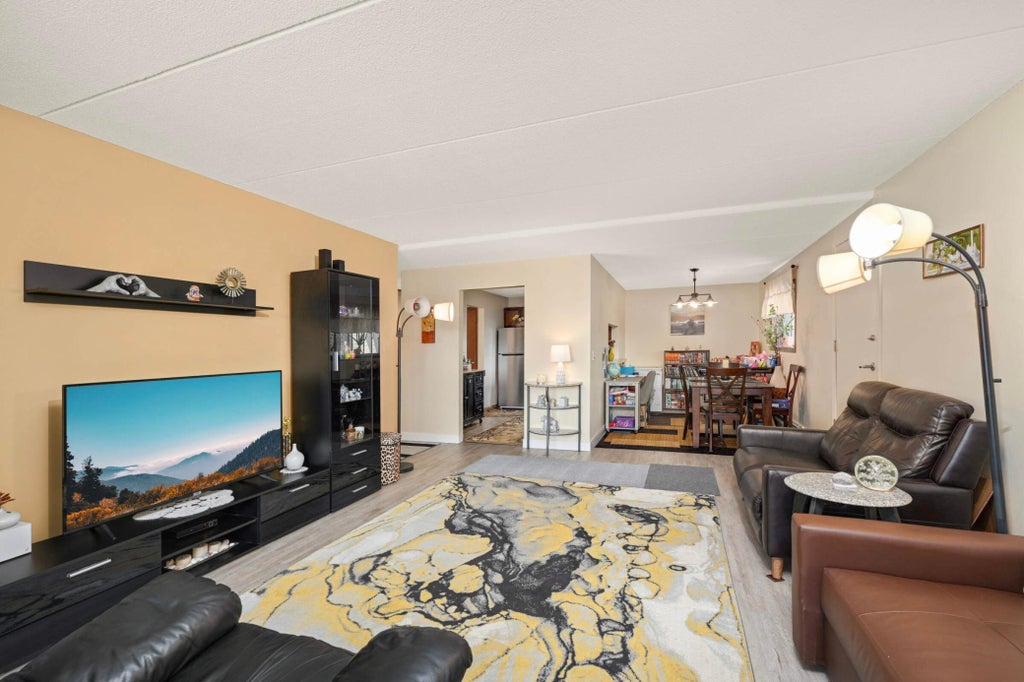 10501 Cedar Lake Rd 420, Minnetonka