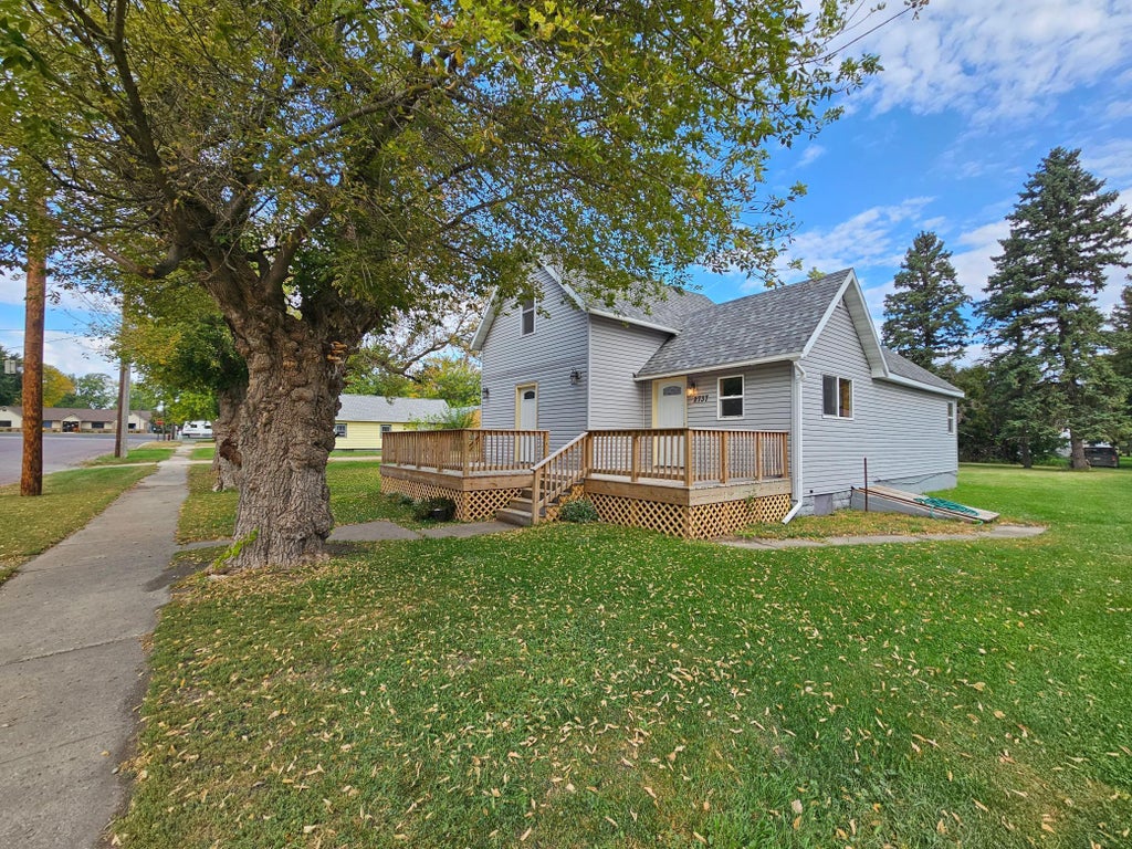 2737 Mill Street, Slayton