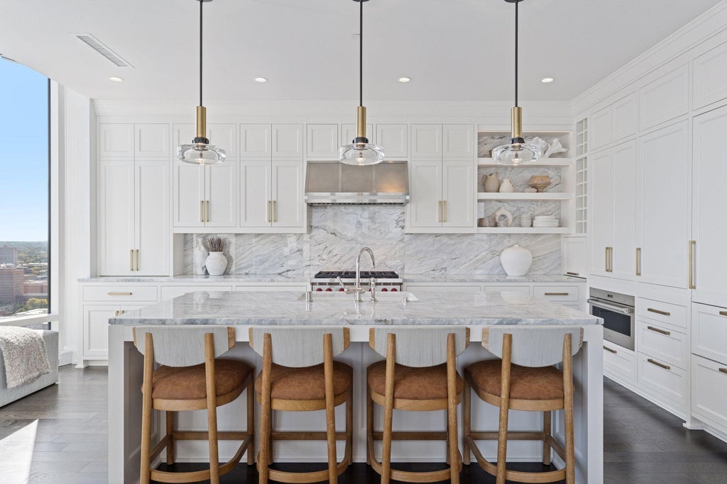 1111 W River Parkway 26c, Minneapolis