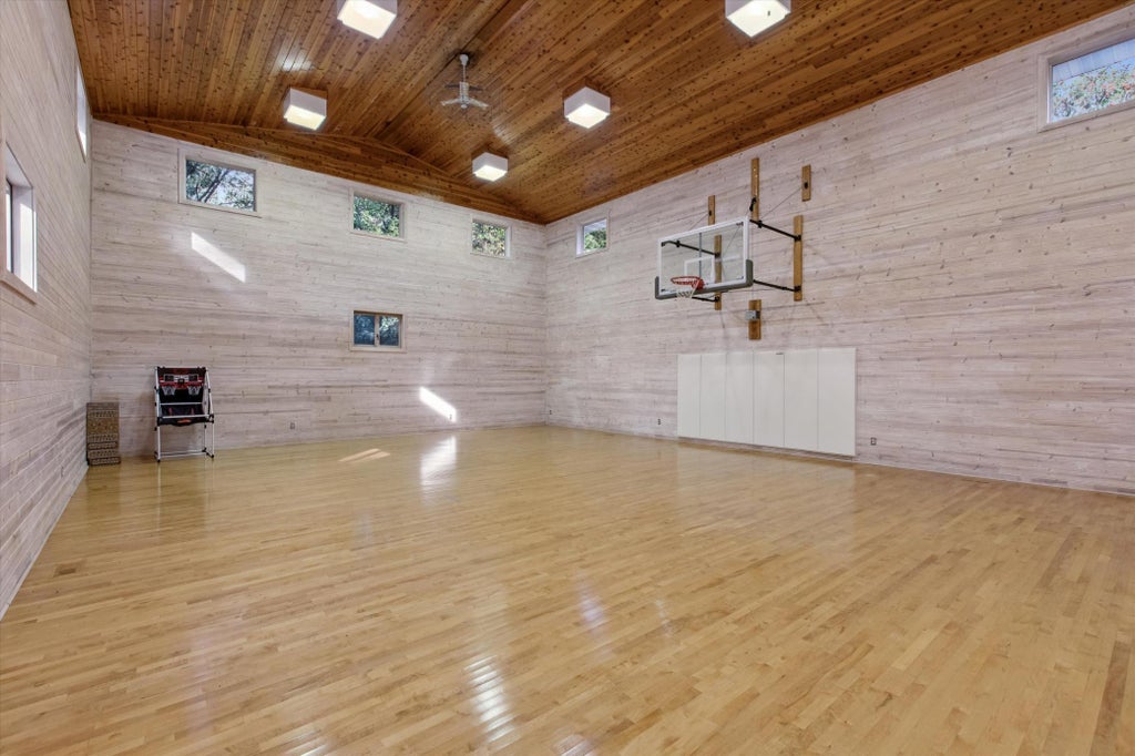 18111 Ixonia Avenue, Lakeville