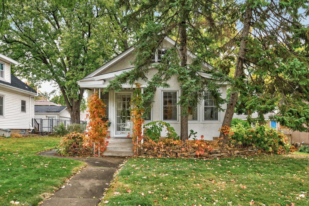 2407 Garfield Street Ne, Minneapolis