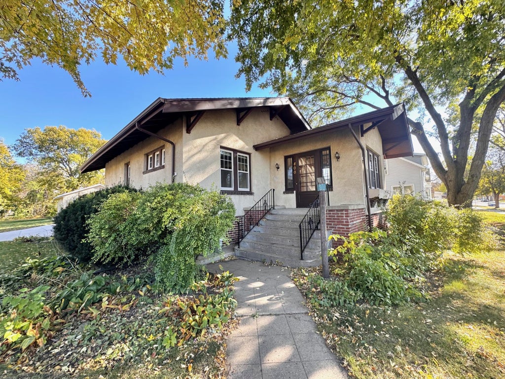 400 4th Street N, Marshall