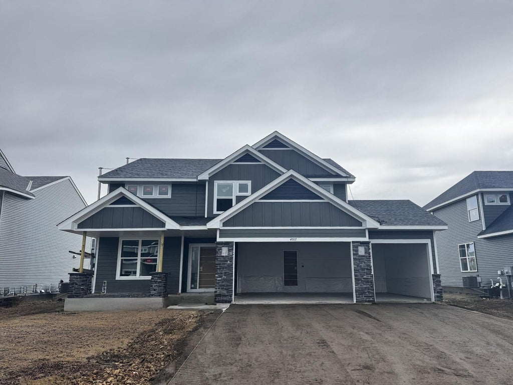 4707 Obsidian Way, Victoria