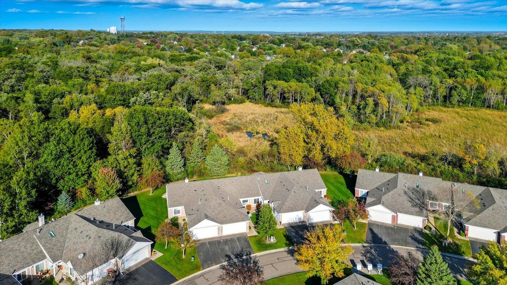 7582 Ojibway Park, Woodbury