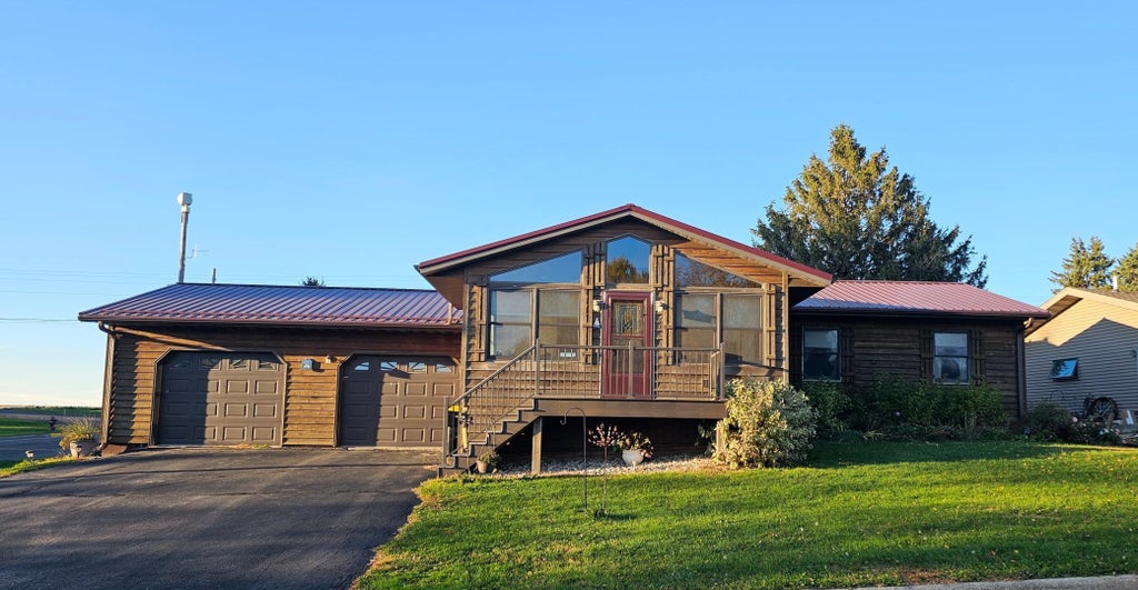 258 Goodview Drive, Spring Grove