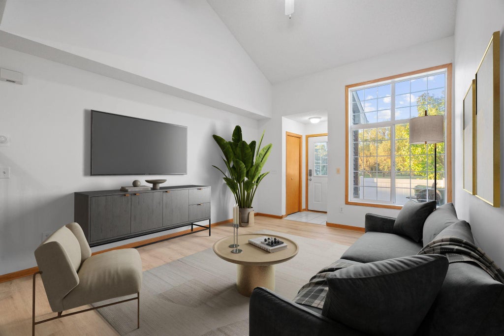 8805 Hastings Circle Ne, Blaine