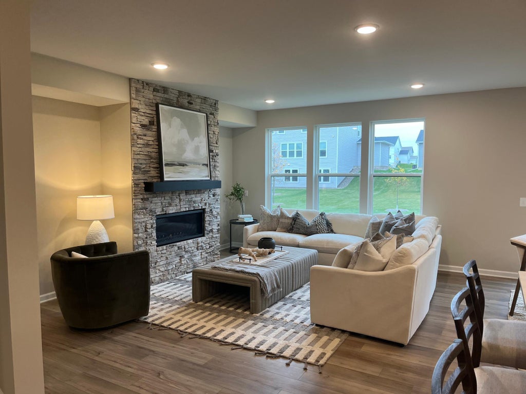 10374 Mcgregor Boulevard, Woodbury