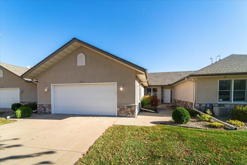 303 Fiddler Court Se, New Prague