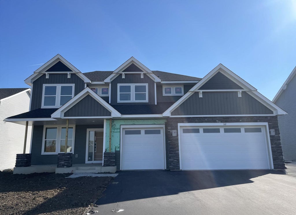 321 Ravencroft Road, Waconia