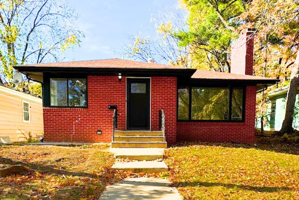 2735 Upton Avenue N, Minneapolis