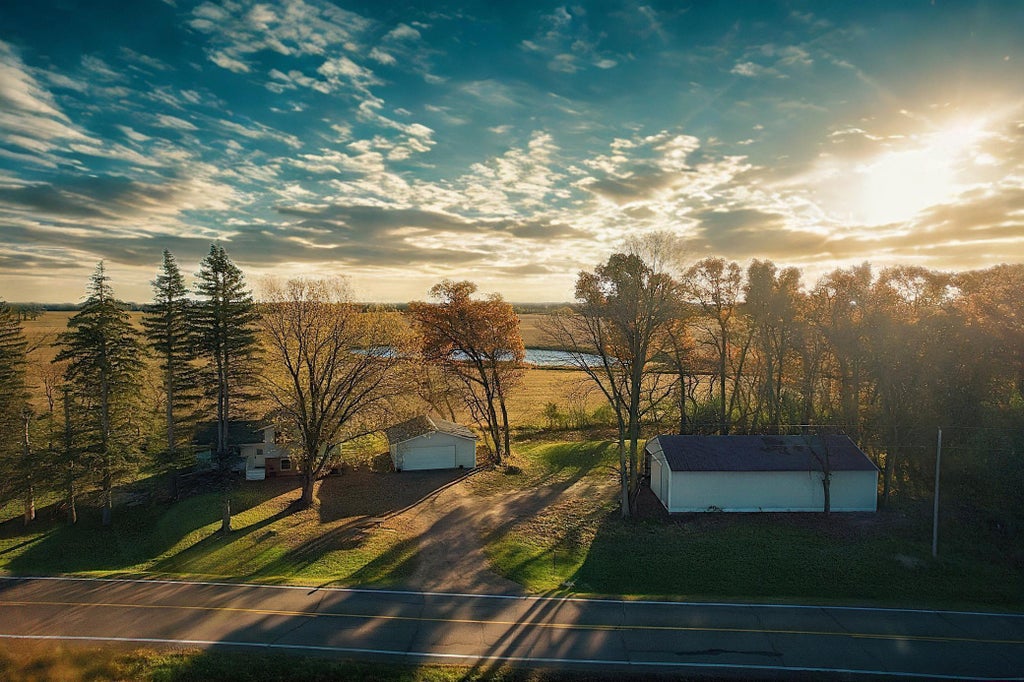 36287 Vickers Drive Ne, Cambridge Twp