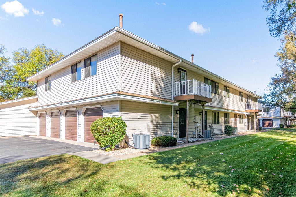 2547 Brookdale Lane, Brooklyn Park