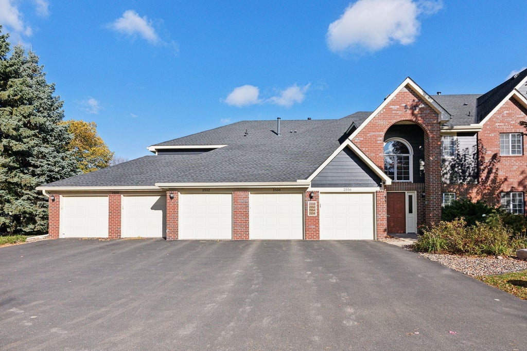 2556 Concord Way, Mendota Heights