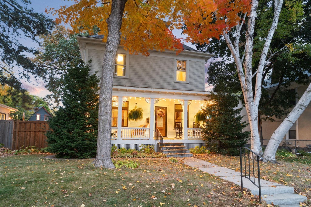 212 Cedar Lake Road S, Minneapolis