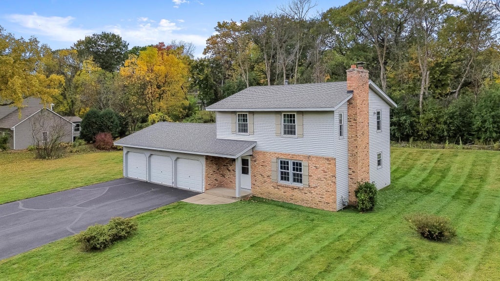 2000 Runnymeade Court, Minnetonka