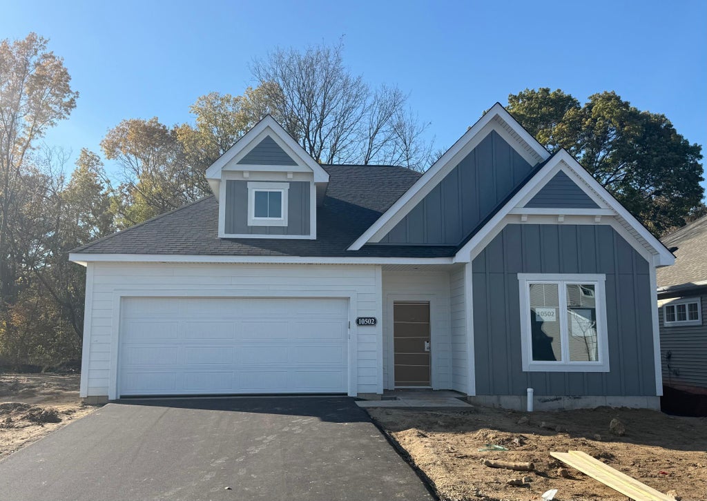 10502 Glenbrook Avenue South, Cottage Grove