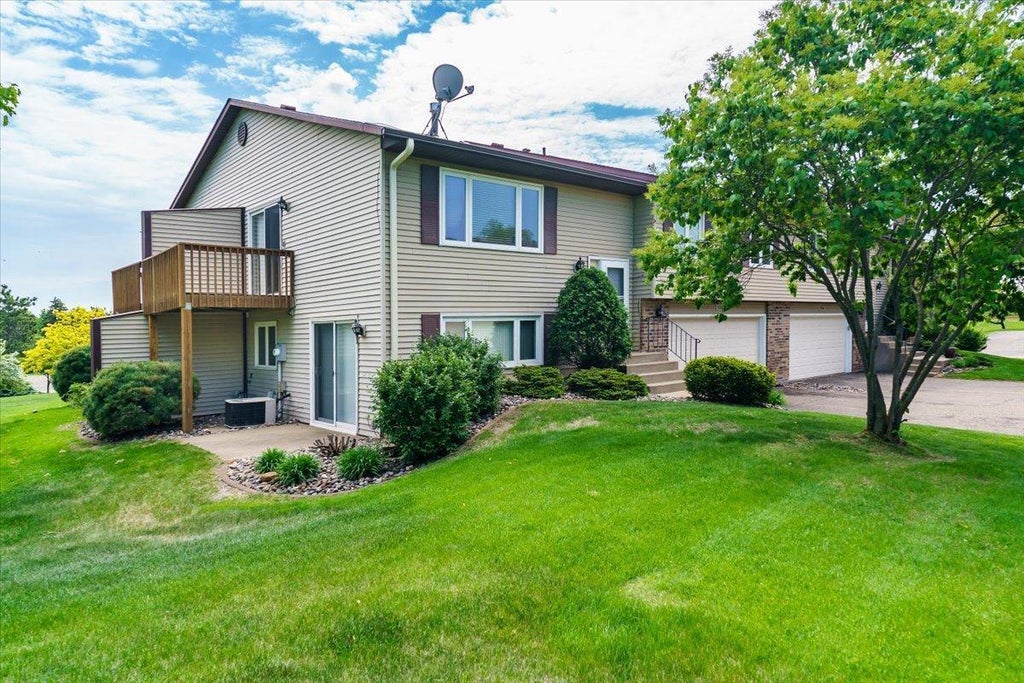 10382 Juniper Lane, Eden Prairie