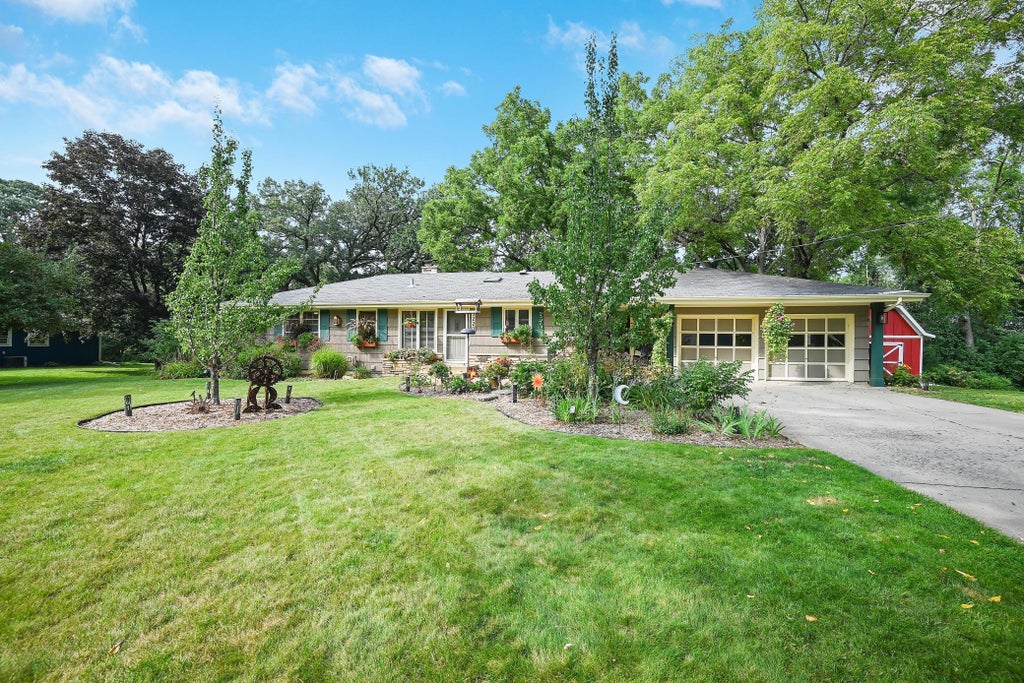 3220 Harmony Circle, Burnsville