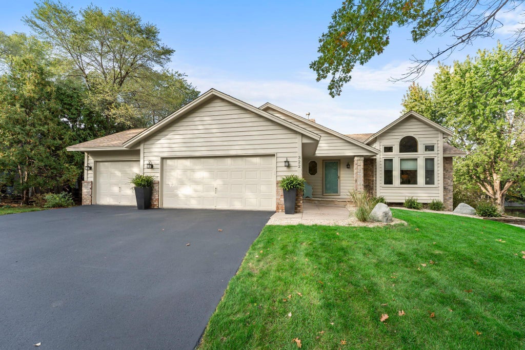 322 74th Avenue N, Brooklyn Park