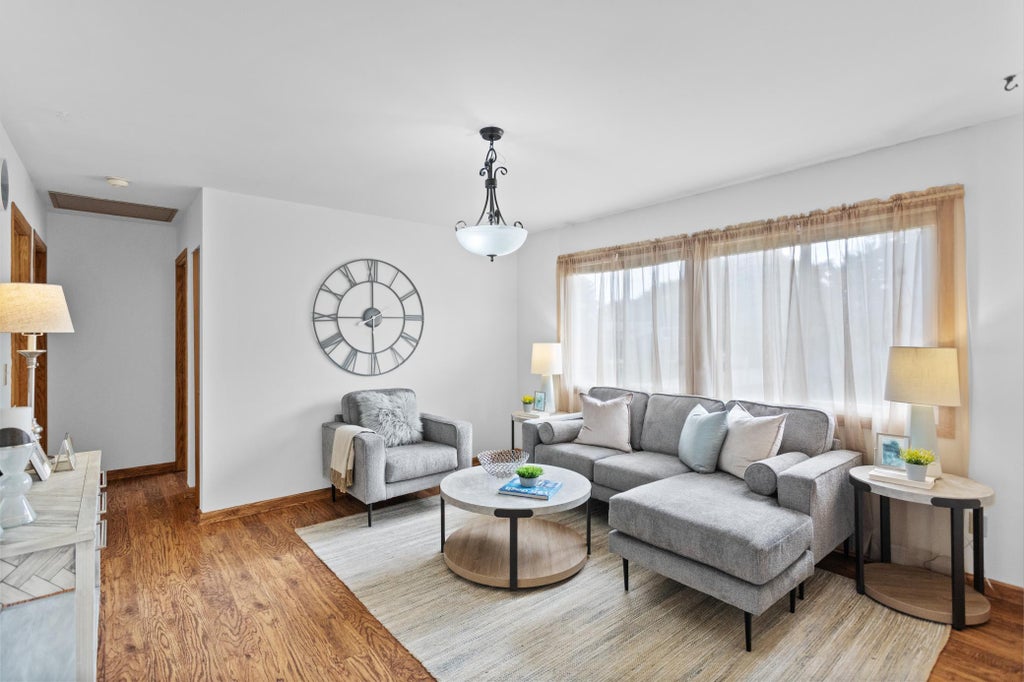 2123 Cliffhill Lane, Eagan