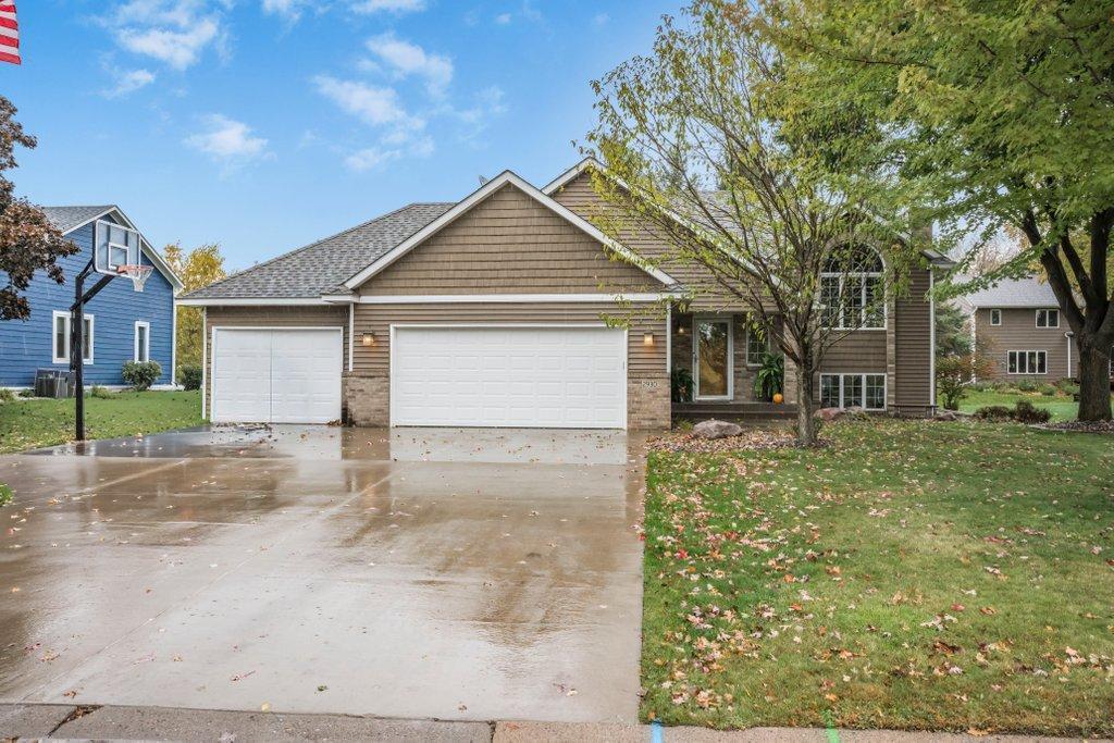 2930 Desoto Street, Little Canada