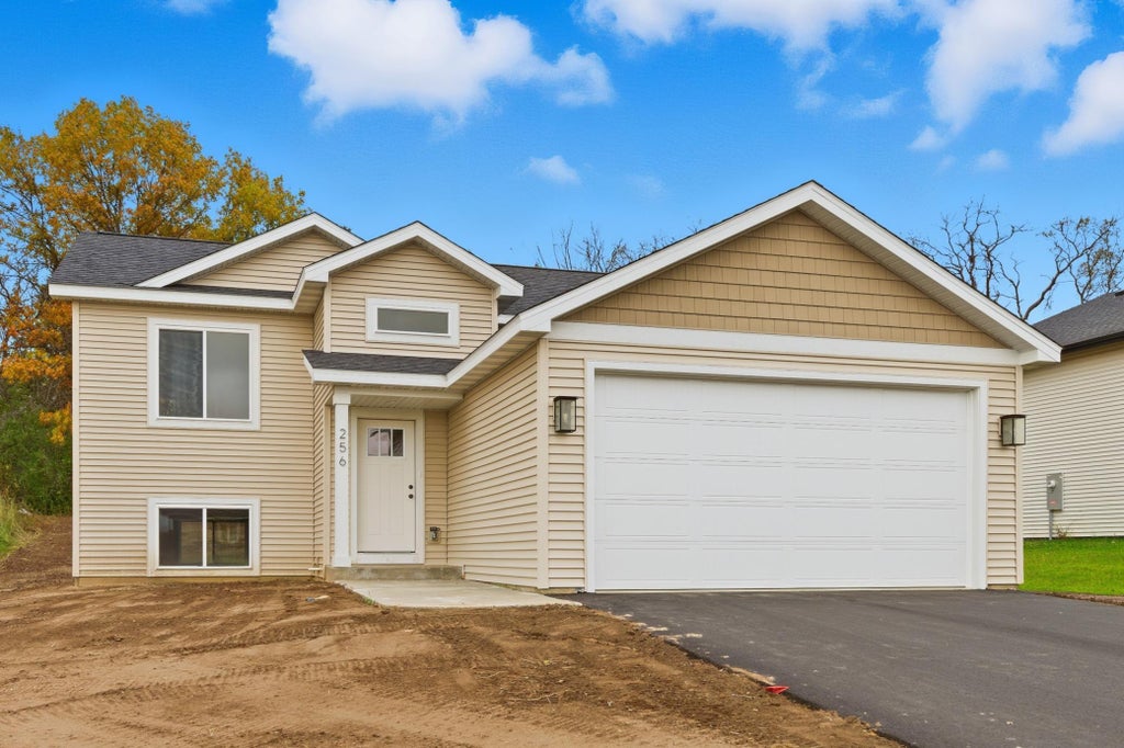 256 Dakota Avenue, Roberts