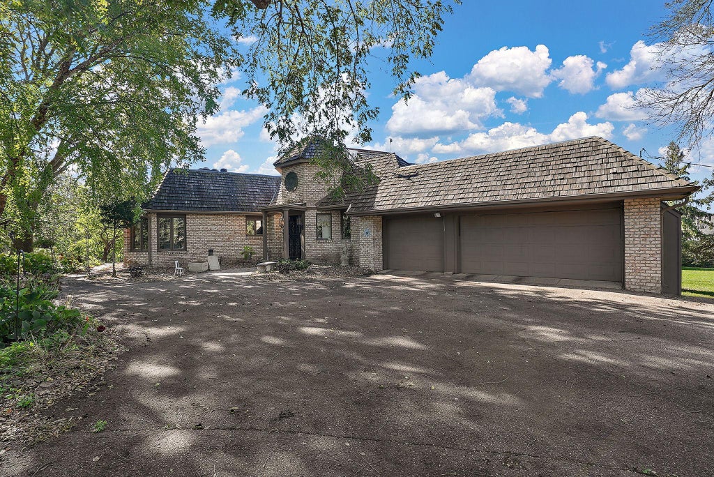 10901 Riverview Road, Eden Prairie