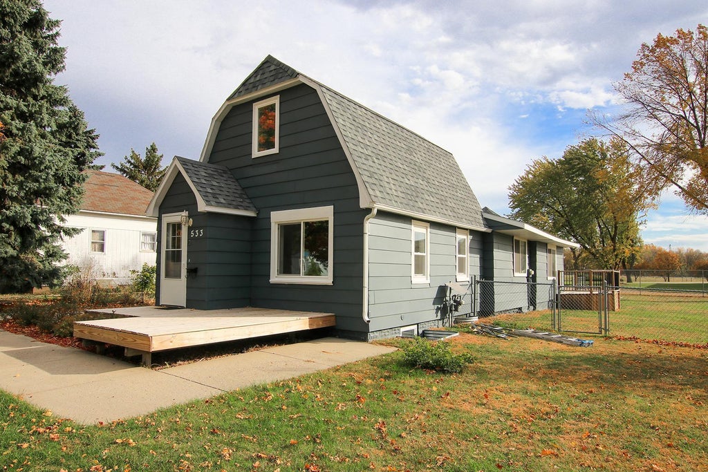 533 Huron Street Se, Hutchinson