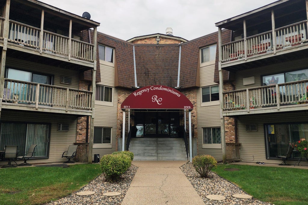 2005 122nd A14, Burnsville